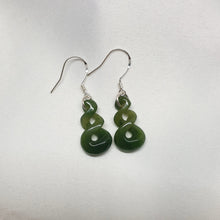 Load image into Gallery viewer, Pikoura Double Twist Pounamu Pendant & Earring Set