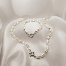 Load image into Gallery viewer, Genuine Freshwater Pearl Bracelet
