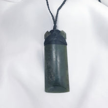 Load image into Gallery viewer, Greenstone Pounamu 85mm Toki Pendant