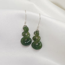 Load image into Gallery viewer, Double Twist Greenstone Pounamu Stirling Silver Earring &amp; Pendant Set
