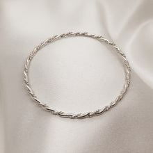 Load image into Gallery viewer, Delia Stirling Silver Rope Bangle

